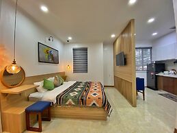 Hue Crown Boutique Hotel