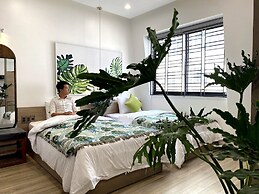 Hue Crown Boutique Hotel