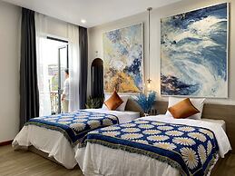 Hue Crown Boutique Hotel