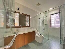 Hue Crown Boutique Hotel