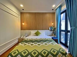Hue Crown Boutique Hotel