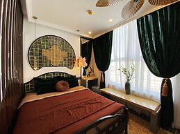 Hue Crown Boutique Hotel