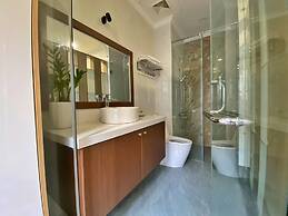 Hue Crown Boutique Hotel