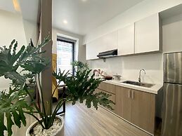 Hue Crown Boutique Hotel