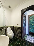 Hue Crown Boutique Hotel