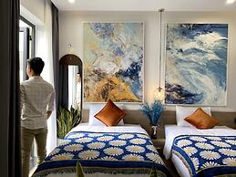 Hue Crown Boutique Hotel