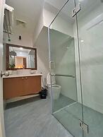 Hue Crown Boutique Hotel