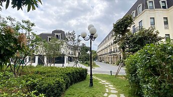 Hue Crown Boutique Hotel