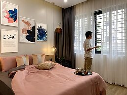 Hue Crown Boutique Hotel