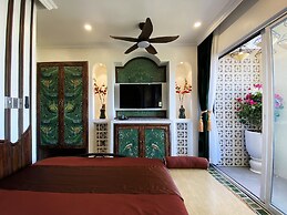 Hue Crown Boutique Hotel