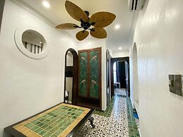 Hue Crown Boutique Hotel