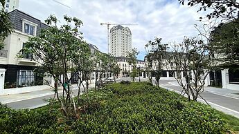 Hue Crown Boutique Hotel