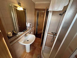 Hotel Caldelas Sacra rústico 3 estrellas