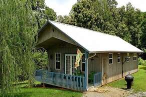 Country - 2 Bedrooms, 1 Baths, Sleeps 6 Cabin by RedAwning