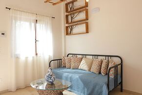 TD Trulli Saveni Trulli with Pool Near the Centre