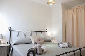 TD Trulli Saveni Trulli with Pool Near the Centre