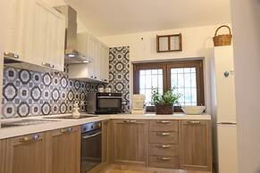 TD Trulli Saveni Trulli with Pool Near the Centre