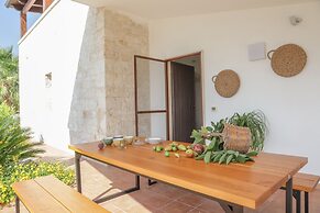 TD Trulli Saveni Trulli with Pool Near the Centre