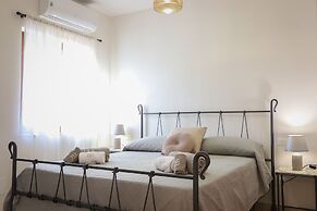 TD Trulli Saveni Trulli with Pool Near the Centre