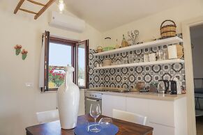 TD Trulli Saveni Trulli with Pool Near the Centre