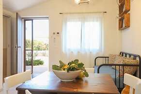 TD Trulli Saveni Trulli with Pool Near the Centre