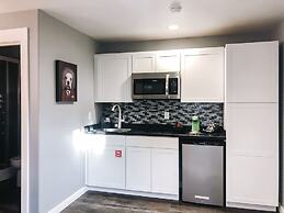 EO Bungalows – Adults Only