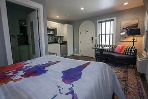 EO Bungalows – Adults Only