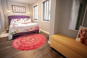 EO Bungalows – Adults Only