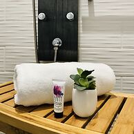 EO Bungalows – Adults Only