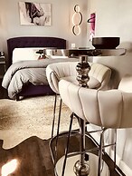 EO Bungalows – Adults Only