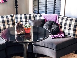 EO Bungalows – Adults Only