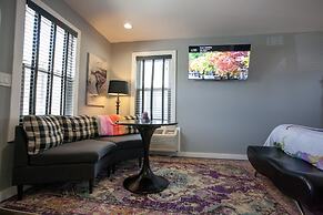 EO Bungalows – Adults Only