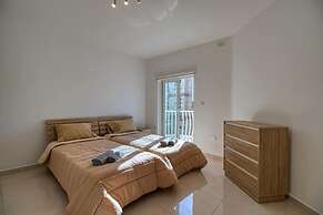 Julian's Apartments