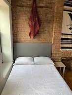 Manhattan Private Bedroom Hostel