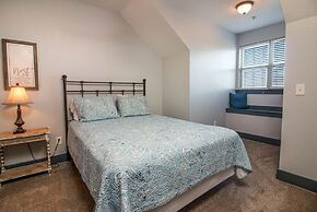 3206 Golf View Hillcrest The Clubhouse