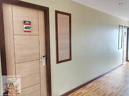 Louis' Runway View Hotel