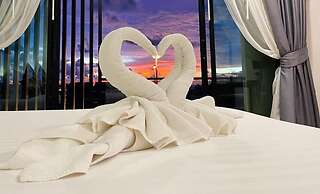 Louis' Runway View Hotel