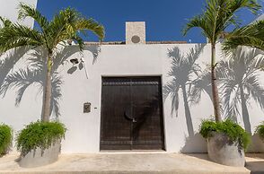 KA'A New Penthouse Private Rooftop Pool