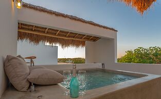 KA'A New Penthouse Private Rooftop Pool