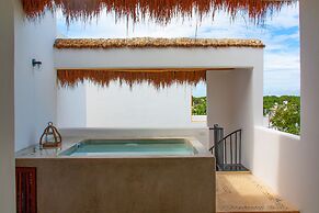 KA'A New Penthouse Private Rooftop Pool