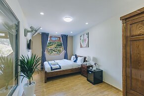 Da Lat Cam Ly Hotel
