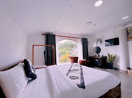 Da Lat Cam Ly Hotel