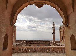 Artuklu Universitesi Sahtana Konagi