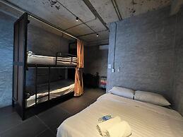 The LOCAL Ari - Hostel