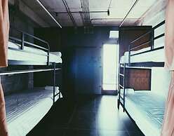 The LOCAL Ari - Hostel