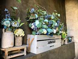 The LOCAL Ari - Hostel