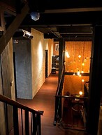 The LOCAL Ari - Hostel