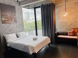 The LOCAL Ari - Hostel