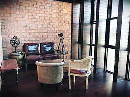 The LOCAL Ari - Hostel