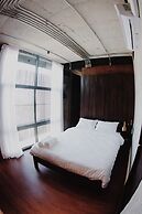 The LOCAL Ari - Hostel